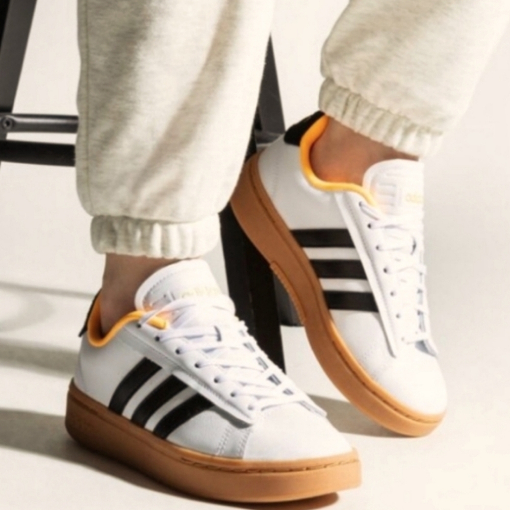 ADIDAS GRAND COURT ALPHA Womens Shoes Sneakers size 9 White Flash Orange